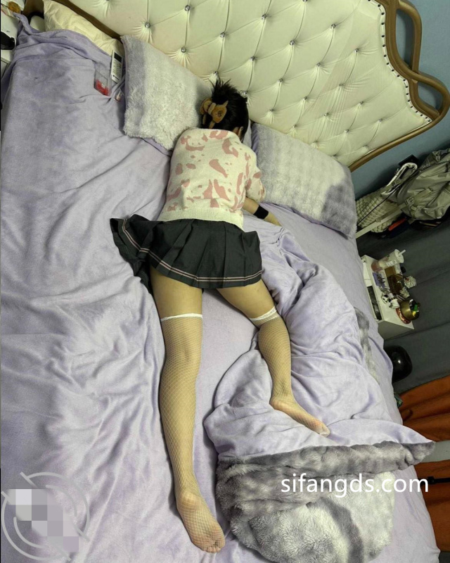 4月30日-2❤️❤️❤️中港台精選【15部】外表清純可愛小妹據說剛做不久下面又緊又嫩
