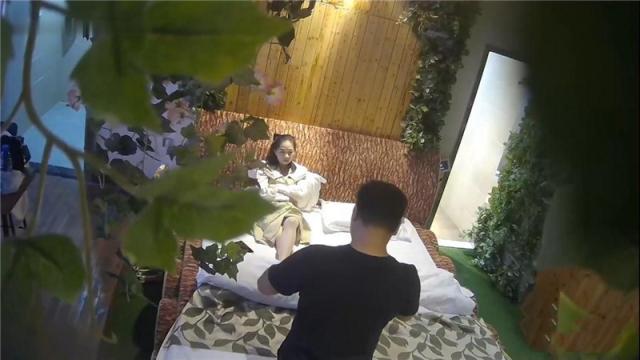 ❤️❤️❤️【台灣】冒充經紀人話虎爛大奶國中學妹脫光了看鮑魚