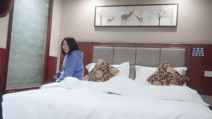 ❤️❤️❤️【偷窺】長相可愛美女,扒開下面尿尿玩陰蒂