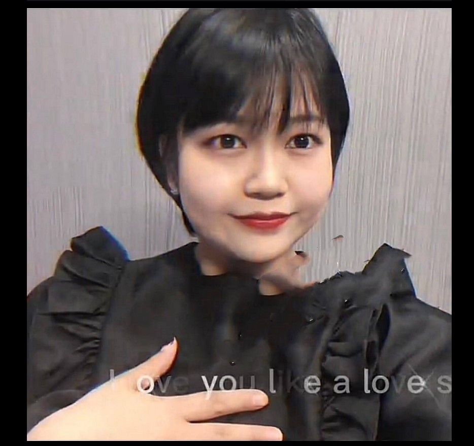 ❤️❤️❤️【偷窺】長相可愛美女,扒開下面尿尿玩陰蒂
