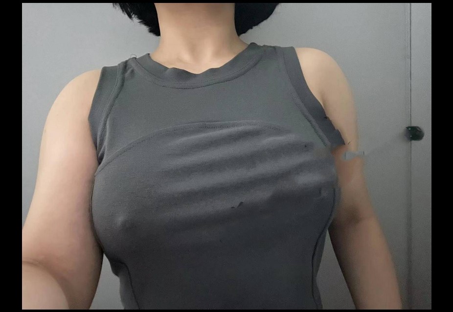 ❤️❤️❤️【偷窺】長相可愛美女,扒開下面尿尿玩陰蒂