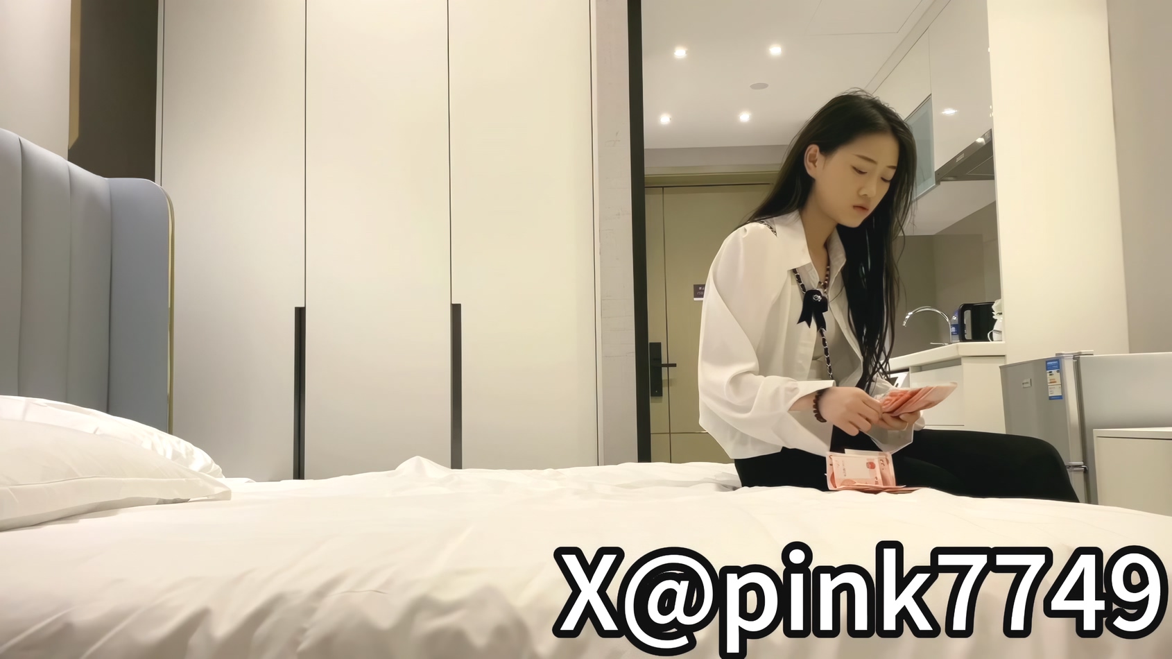 ❤️❤️❤️【臺灣】網紅名媛〖Daisybaby〗騷貨人妻偷情到一半老公打來電話