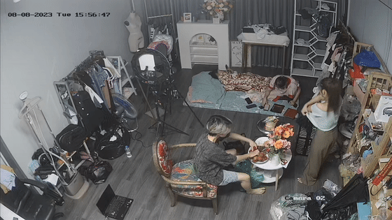 ❤️❤️❤️【獵奇】舔逼不用求男人自己可以幫自己舔逼長見識了舔逼自慰新高度