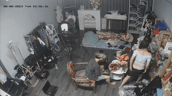 ❤️❤️❤️【獵奇】舔逼不用求男人自己可以幫自己舔逼長見識了舔逼自慰新高度