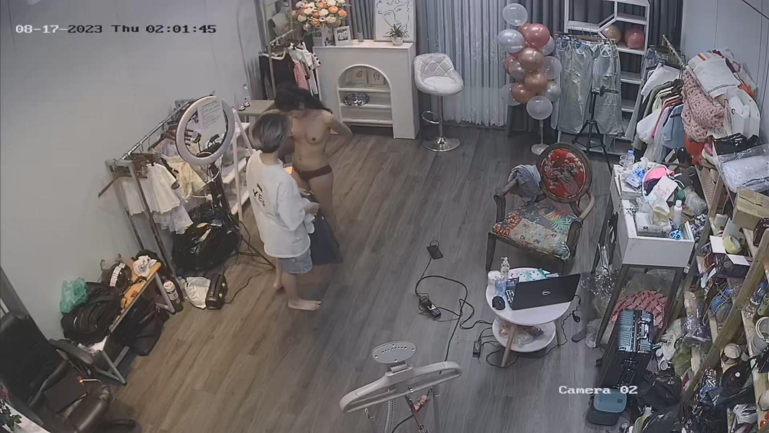 ❤️❤️❤️【獵奇】舔逼不用求男人自己可以幫自己舔逼長見識了舔逼自慰新高度