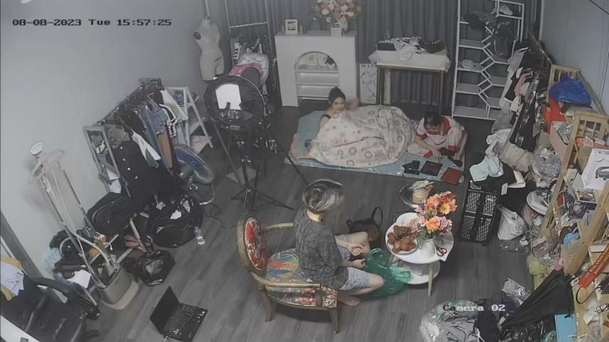 ❤️❤️❤️【獵奇】舔逼不用求男人自己可以幫自己舔逼長見識了舔逼自慰新高度