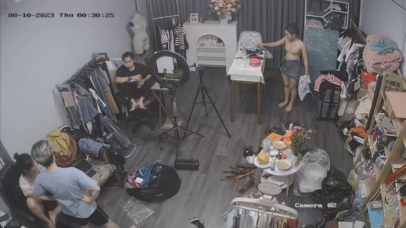 ❤️❤️❤️【獵奇】舔逼不用求男人自己可以幫自己舔逼長見識了舔逼自慰新高度