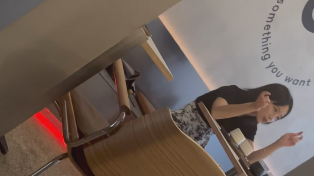❤️❤️❤️【獵奇】舔逼不用求男人自己可以幫自己舔逼長見識了舔逼自慰新高度