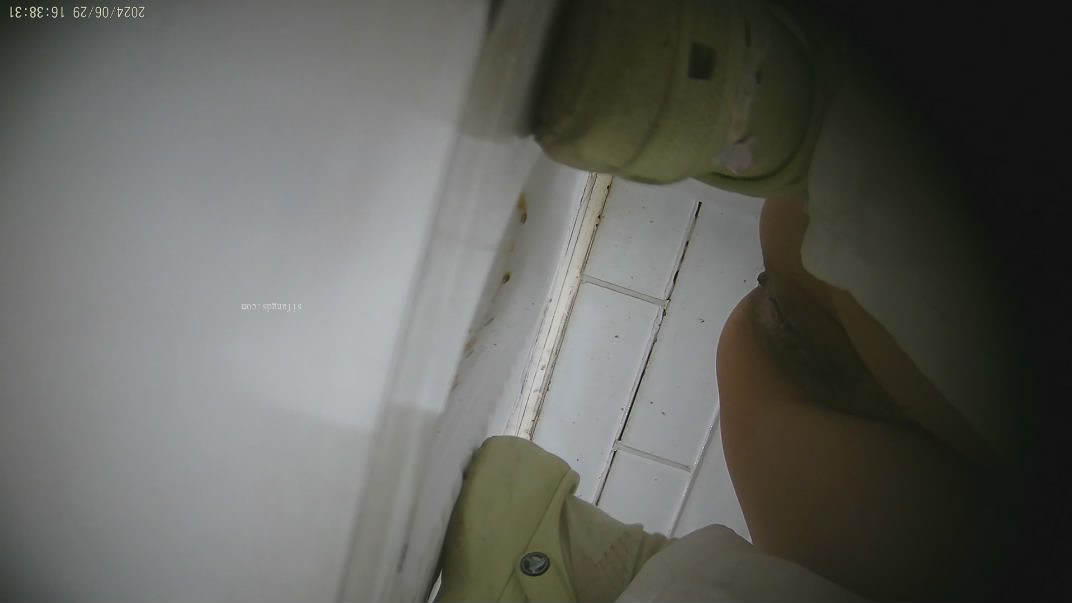 ❤️❤️❤️良家換妻泄密2部合集百D泄露此女超騷,被男人瘋狂摳逼