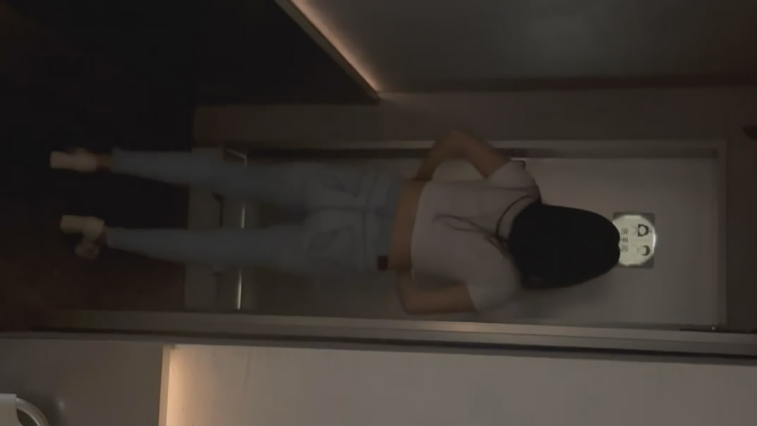 ❤️❤️❤️良家換妻泄密2部合集百D泄露此女超騷,被男人瘋狂摳逼