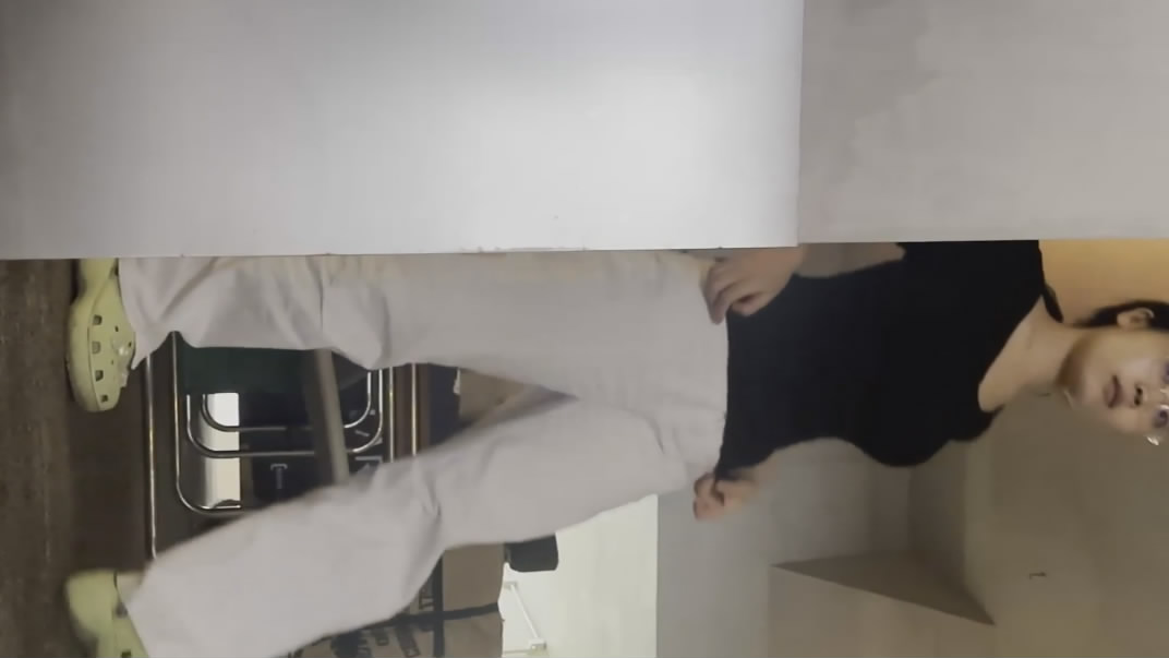 ❤️❤️❤️良家換妻泄密2部合集百D泄露此女超騷,被男人瘋狂摳逼