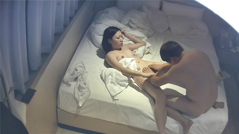 ❤️❤️❤️《换妻俱乐部泄密流出》绿帽老公带着老婆酒店找单男❤️几个人轮流操