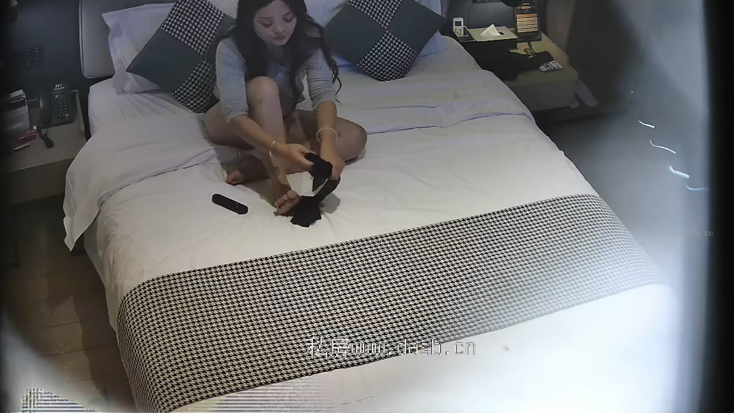 ❤️❤️❤️良家換妻泄密2部合集百D泄露此女超騷,被男人瘋狂摳逼