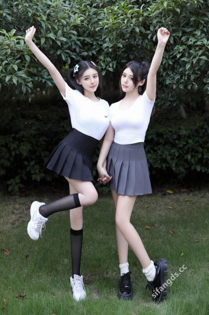 ❤️❤️❤️海南約到的極品巨乳卡戴珊被雞巴插的非常享受騎乘榨精瘋狂抖乳非常漂亮