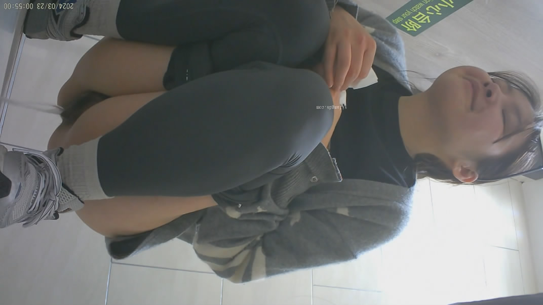 ❤️❤️❤️【臺灣】【狠台北】付費福利，巨乳女大甩奶淫賀新年，3P亂幹淫水失禁
