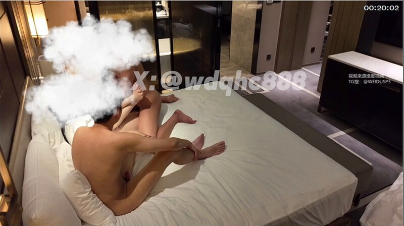 ❤️❤️❤️油管热门瑜伽博主【zhouyiqin】订阅福利，居家户外露奶露鲍瑜伽自拍，全方位展示女性胴体的魅力