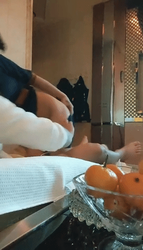 ❤️❤️❤️上海約的絲襪熟女,身材豐滿,皮膚白皙不糙,豹紋裝激情後入,有露臉,雙機位,非常敗火