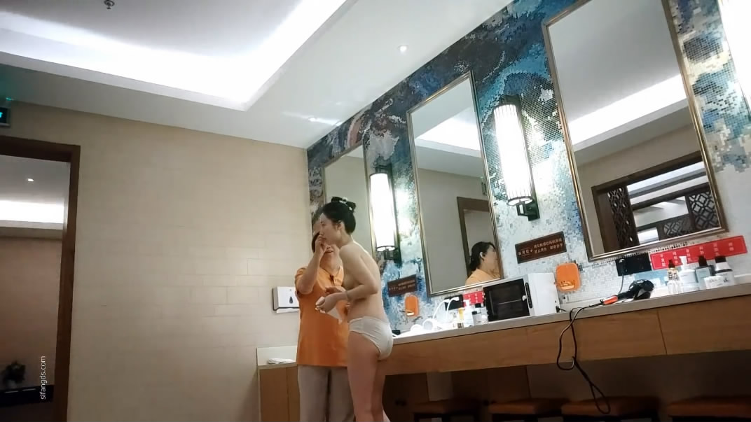 ❤️❤️❤️台灣腔劇情也太頂了!第一次覺得劇情對白都很好聽,偷看女上司裙底被發現