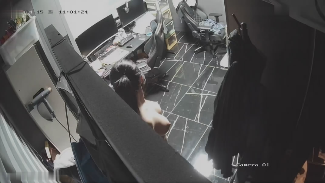 ❤️❤️❤️【臺灣】EDMOSAIC监制❤️家境不错的小哥希望御姐范眼镜家教老师帮忙破处把精液射她裙子上