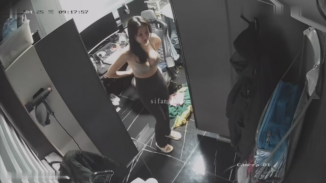 ❤️❤️❤️【臺灣】EDMOSAIC监制❤️家境不错的小哥希望御姐范眼镜家教老师帮忙破处把精液射她裙子上