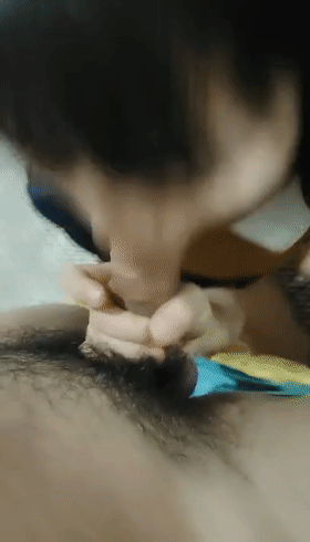 ❤️❤️❤️上海約的絲襪熟女,身材豐滿,皮膚白皙不糙,豹紋裝激情後入,有露臉,雙機位,非常敗火