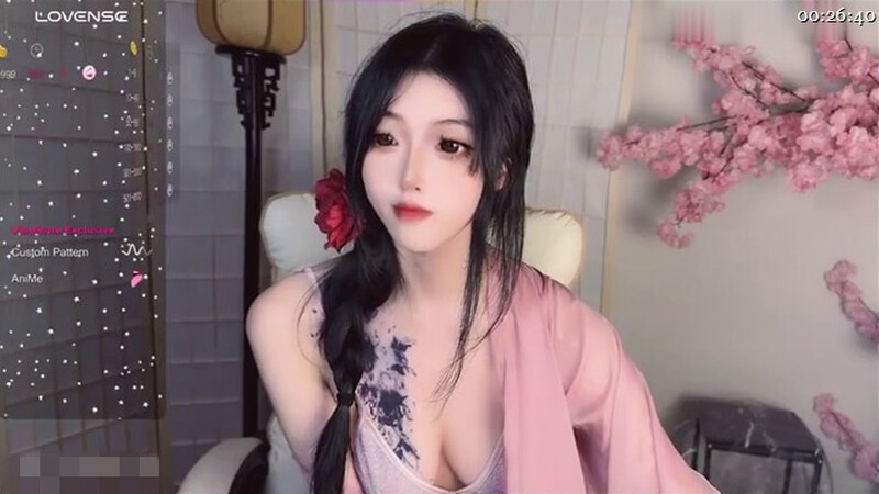 ❤️❤️❤️油管热门瑜伽博主【zhouyiqin】订阅福利，居家户外露奶露鲍瑜伽自拍，全方位展示女性胴体的魅力