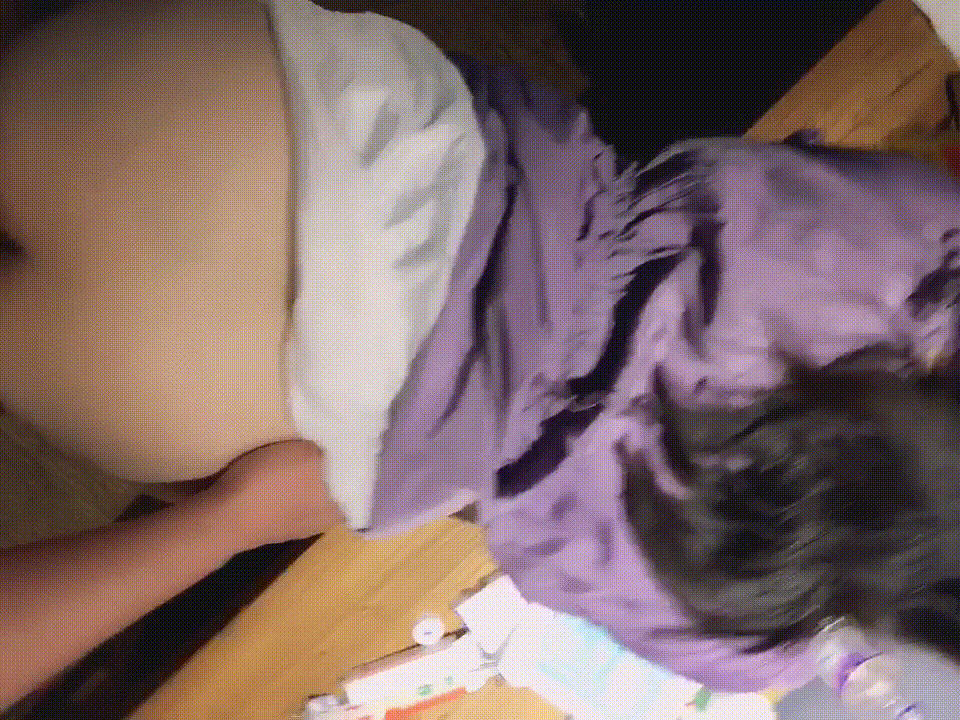 ❤️❤️❤️【臺灣】EDMOSAIC监制❤️家境不错的小哥希望御姐范眼镜家教老师帮忙破处把精液射她裙子上
