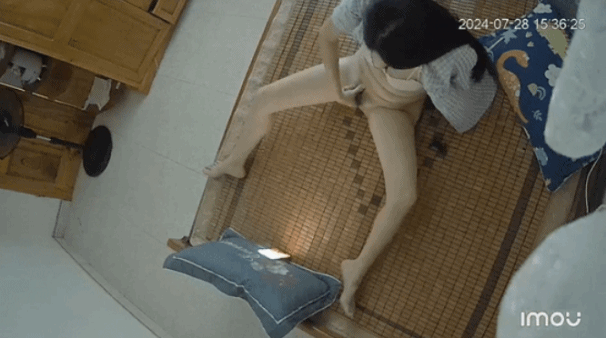 ❤️❤️❤️潮州庵埠女食瓜事件安埠人妻王老師趁著老公外出勾引同校體育老師家中偷情視頻意外泄漏