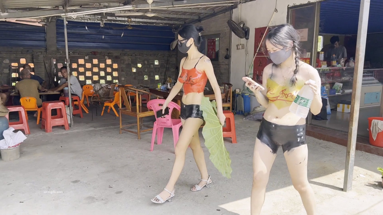❤️❤️❤️山東淄博-楊金光性侵兒媳門事❤️兒子敲鑼當街罵爹，未流出過的50分鐘有聲完整版
