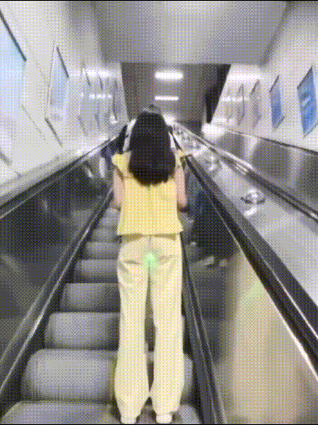 ❤️❤️❤️某醫院心電圖檢查科室，無良醫生高清偸拍多個年齡段的女人乳房，少婦少女熟女都有