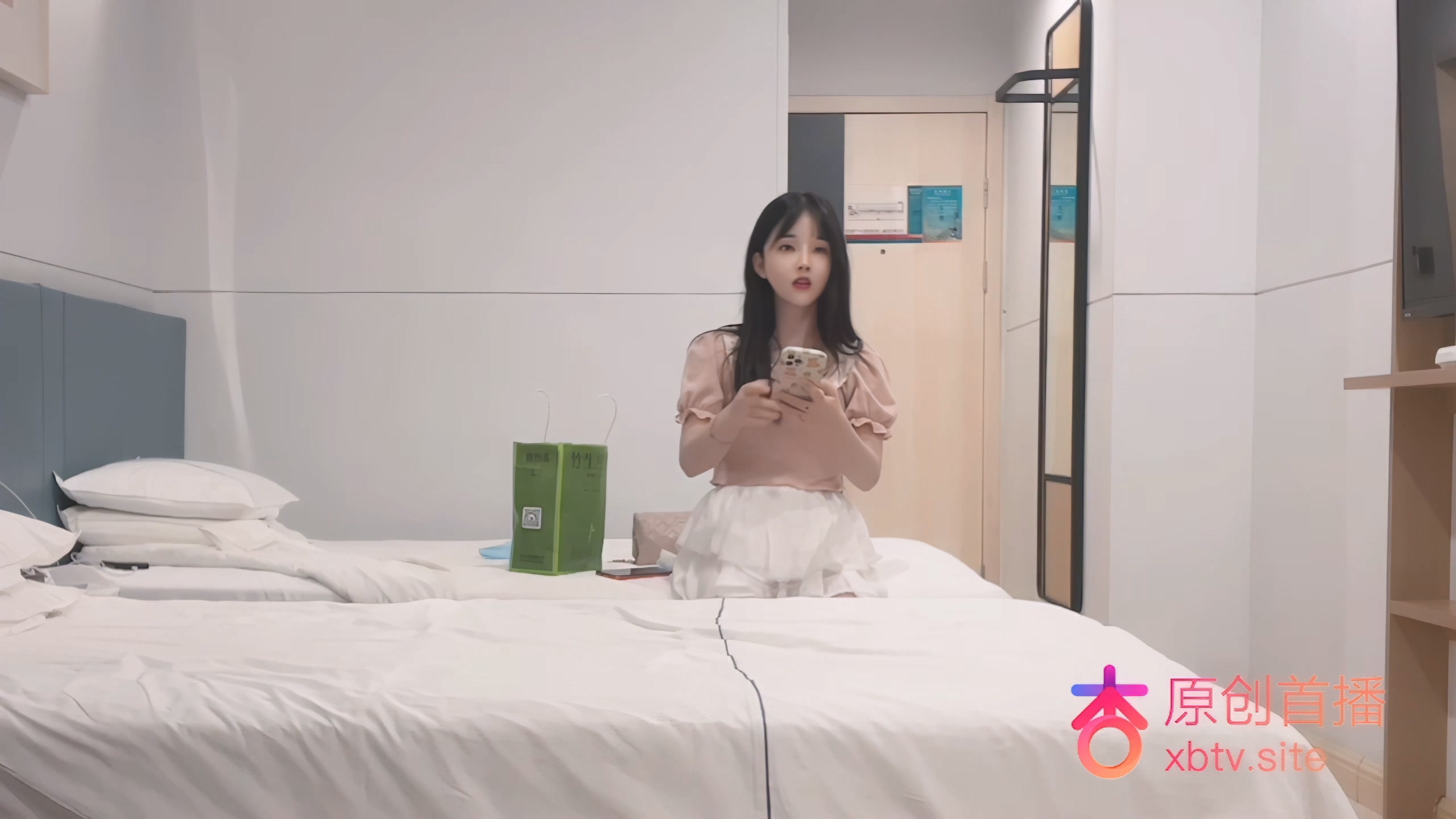 ❤️❤️❤️歐美四級片《學園》（2000）（清晰修覆），全是騷的不行的美少婦群P
