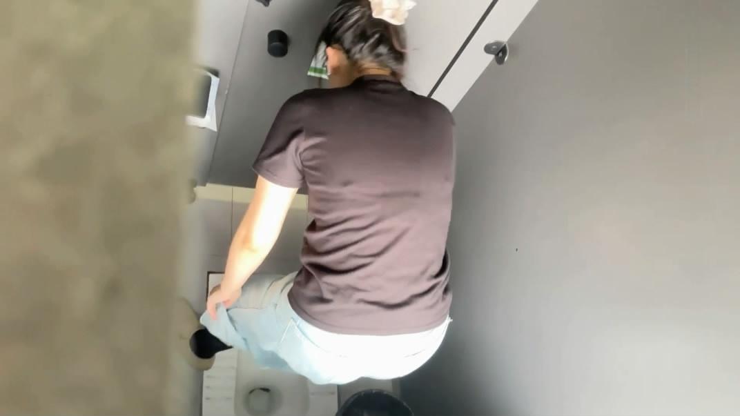 ❤️❤️❤️舞蹈基礎很好的抖音網紅【Maolulu】付費福利,超頂裸舞抽插潮噴顫抖,大黑穴沒少被玩弄