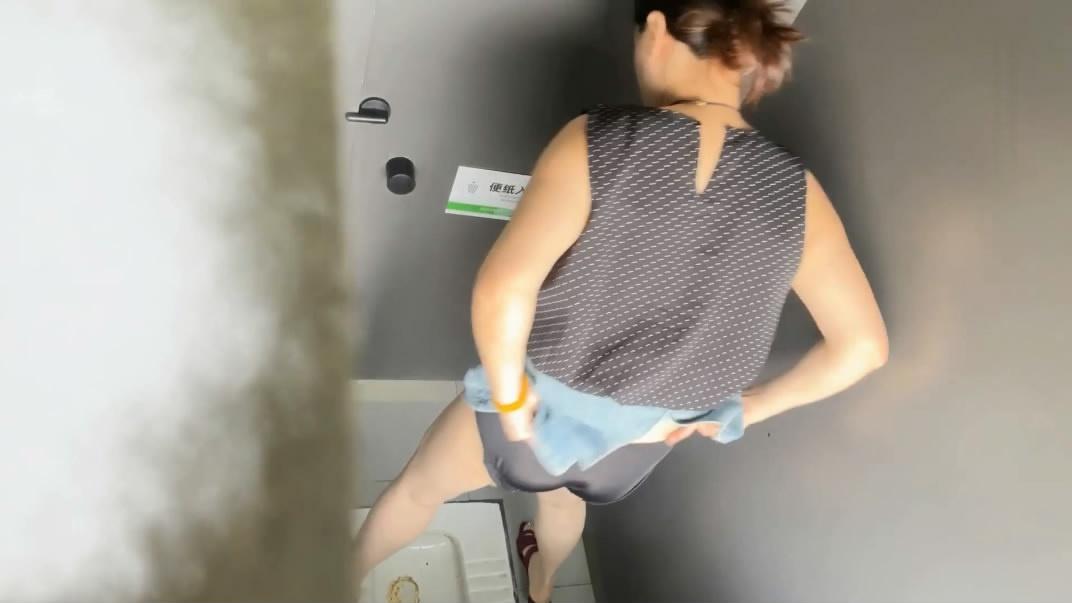 ❤️❤️❤️舞蹈基礎很好的抖音網紅【Maolulu】付費福利,超頂裸舞抽插潮噴顫抖,大黑穴沒少被玩弄