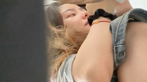 ❤️❤️❤️【臺灣】FansOne蜜桃肥臀00後顏值女模【艾希】女友背著男友視訊自慰賺錢,反被男友用錢羞辱中出