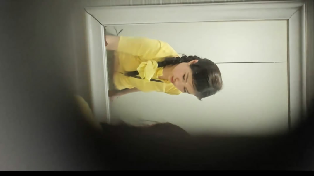 ❤️❤️❤️某醫院心電圖檢查科室，無良醫生高清偸拍多個年齡段的女人乳房，少婦少女熟女都有