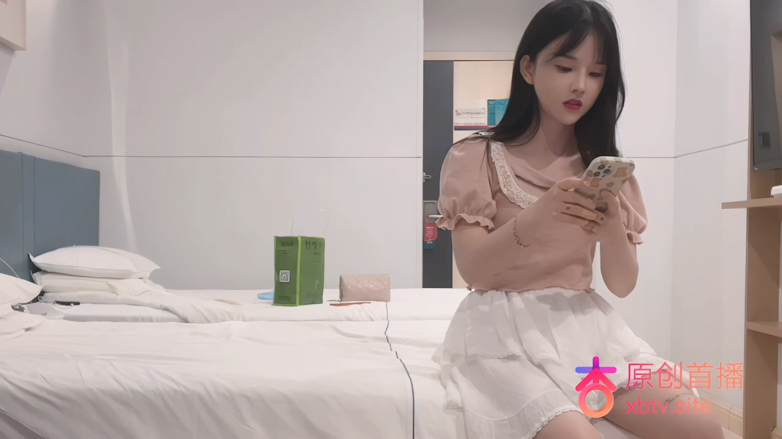 ❤️❤️❤️歐美四級片《學園》（2000）（清晰修覆），全是騷的不行的美少婦群P