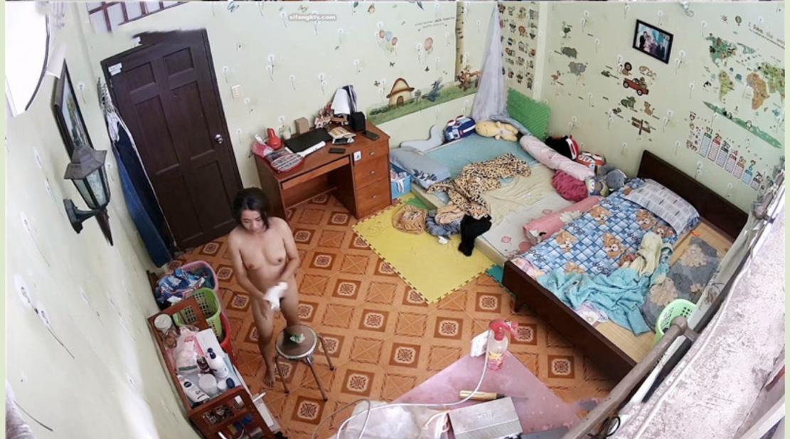 ❤️❤️❤️某醫院心電圖檢查科室，無良醫生高清偸拍多個年齡段的女人乳房，少婦少女熟女都有