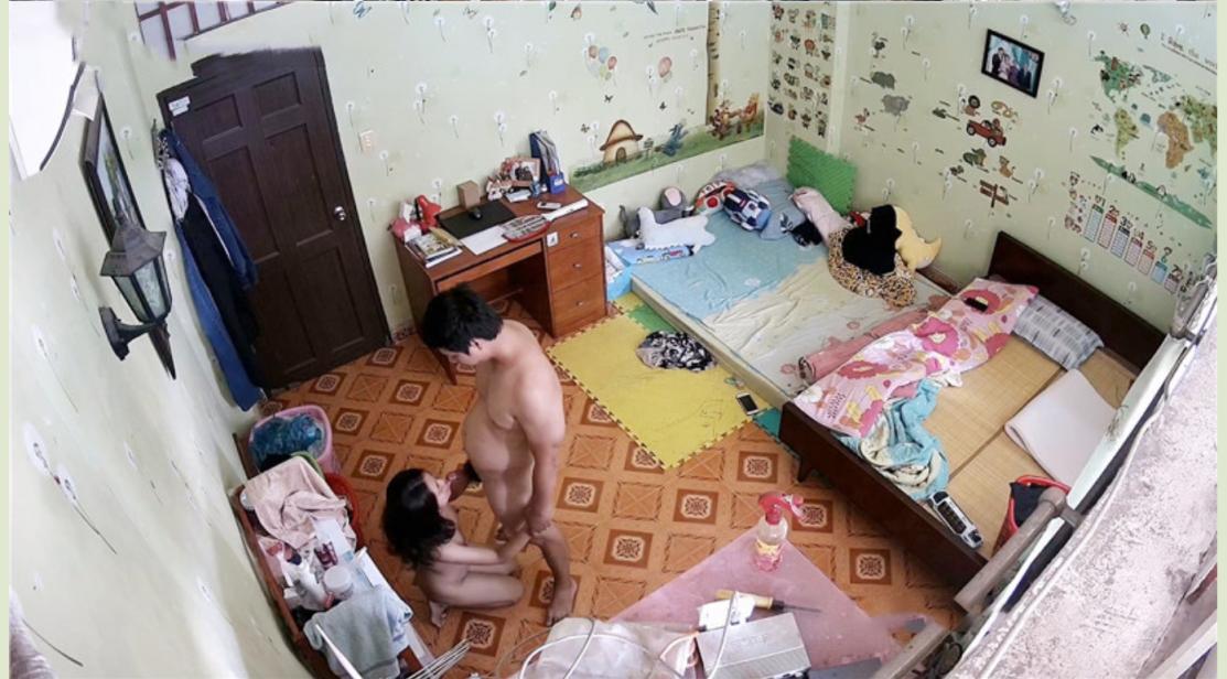 ❤️❤️❤️某醫院心電圖檢查科室，無良醫生高清偸拍多個年齡段的女人乳房，少婦少女熟女都有