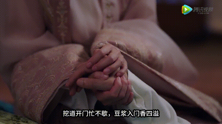 ❤️❤️❤️獵奇驚悚片《社交評分296》兩個臉蛋變異的少婦穿戴假雞巴懲罰妹子的肛門和陰道