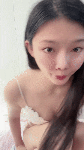 ❤️❤️❤️FansOne夏晴子騷穴和陰蒂越玩越受不了潮吹噴得好爽