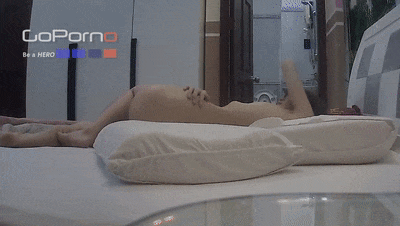 ❤️❤️❤️約了個氣質御姐黑色高跟涼鞋很性感妹子兩次拔套雙機位視角清晰展示拔套內射全過程