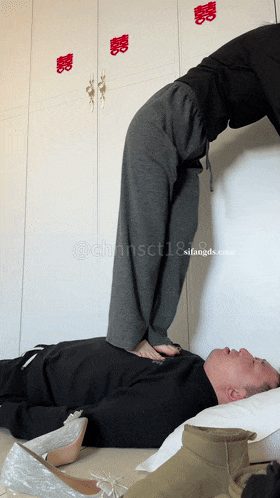 ❤️❤️❤️炮王恩凯SOLO艾悠,街头访问年轻人喝酒聚集地,遇上失恋巨乳美女初试一夜情DA-82