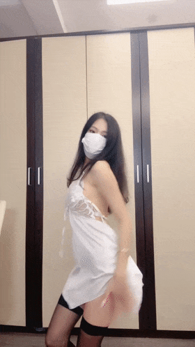 ❤️❤️❤️大學美女男生寢室做愛，被男友調教成小母狗全裸勇闖男廁所，主打真實刺激