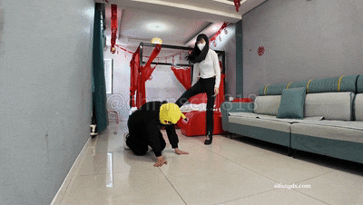 ❤️❤️❤️炮王恩凯SOLO艾悠,街头访问年轻人喝酒聚集地,遇上失恋巨乳美女初试一夜情DA-82