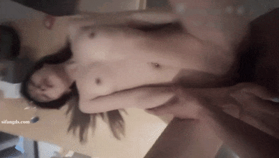 ❤️❤️❤️約了一個白白嫩嫩的學生妹子身材白皙且苗條說話聲音也好聽把她的大長腿架在肩上狠狠蹂虐