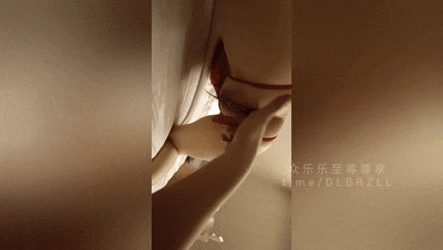 ❤️❤️❤️伊藤誠(派大星)你們都愛的小姐姐又一次更新了❤️紫色情趣絲襪修長的腿